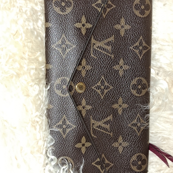 LV Wallet - Picture 3 of 16